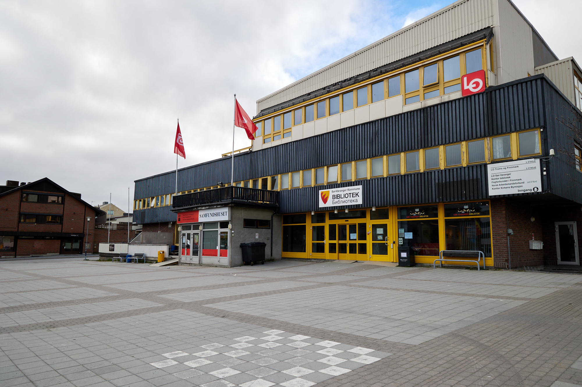Gemeinschaftshaus in Kirkenes. An der Sprache siehtman, dass es mal eine friedlichere Zeit gab