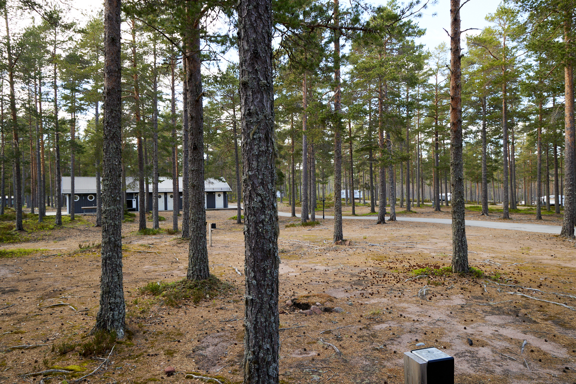 Platz in Norrfjällsviken vor der Saison