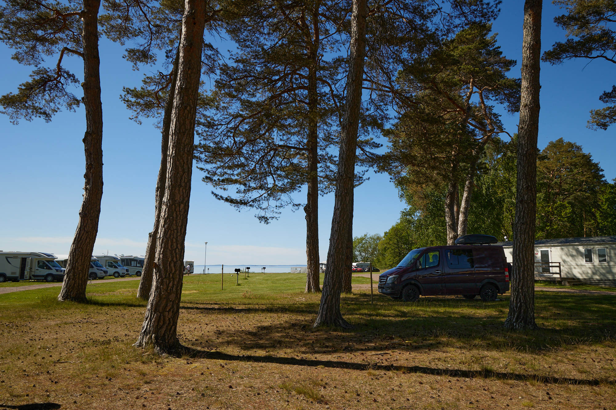 Campingplatz in Vadstena am Vättern. Am linken Bildrand erahnt man, was hier im Sommer los ist