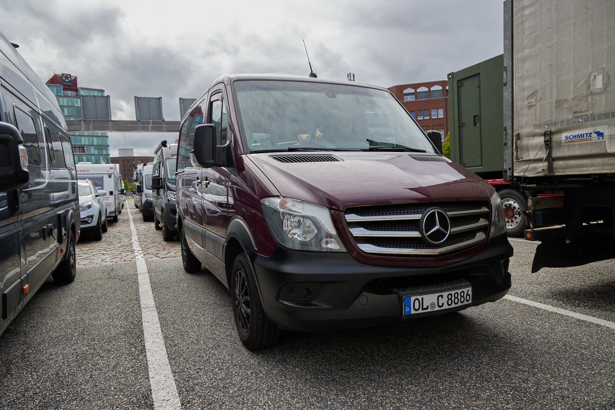 Es geht los! BigBear auf dem Parkplatz am Schwedenkai in Kiel